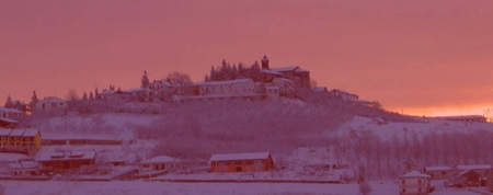 Veduta di Benevello d'inverno